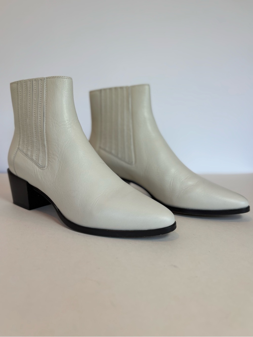 rag & bone Ivory Leather Chelsea Ankle Boots Block Heel Size 39 US 8.5 Dust Bag